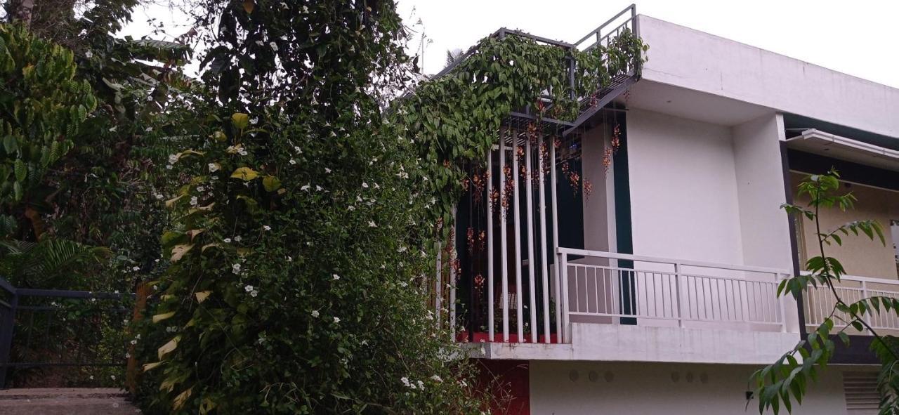 Riverbench Homestay Munnar, Anaviratty Exterior photo