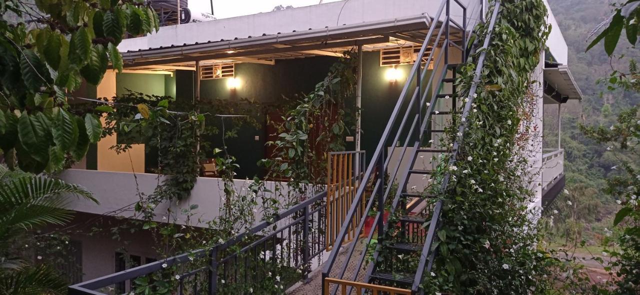 Riverbench Homestay Munnar, Anaviratty Exterior photo