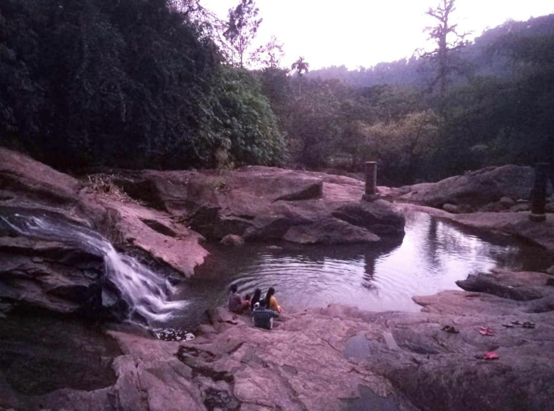 Riverbench Homestay Munnar, Anaviratty Exterior photo